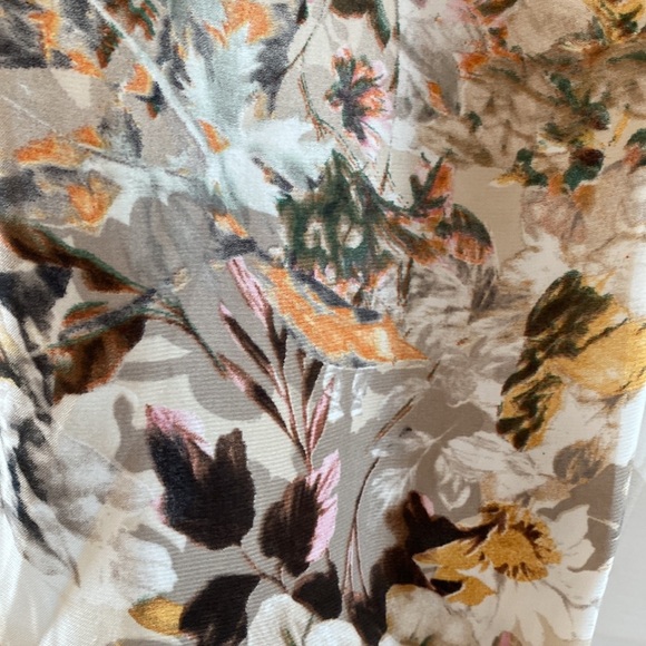 Faux Wrap Floral Top - Picture 6 of 9